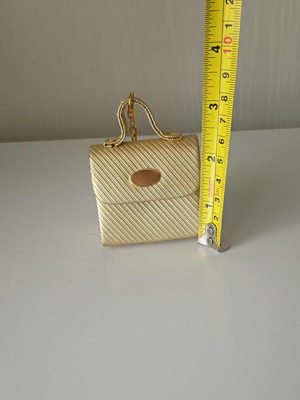 Vintage Estee Lauder Gold Mini Handbag Purse Keychain Pre-Owned Snap Closure - Picture 10 of 10